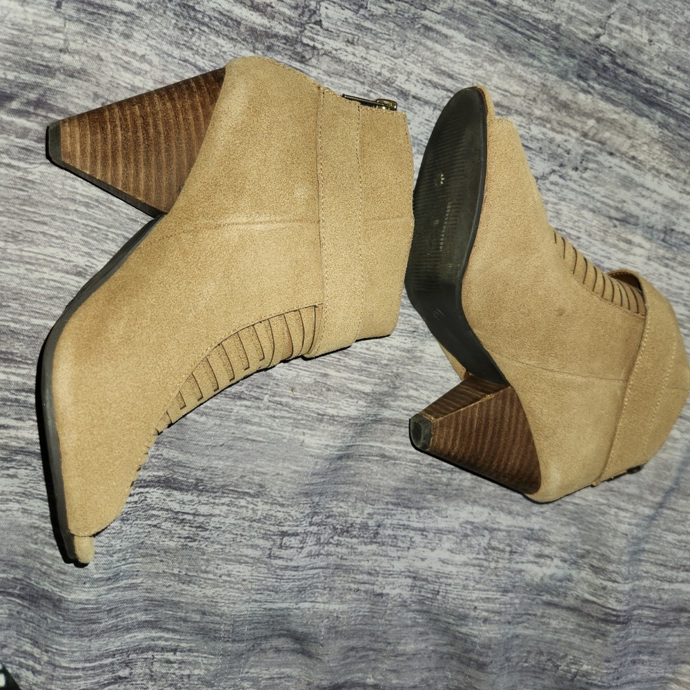 Wedge Heel Booties Open Toe Faux Suede Ankle Boots Tan Wide Width 9W Gold Accent - Picture 11 of 14